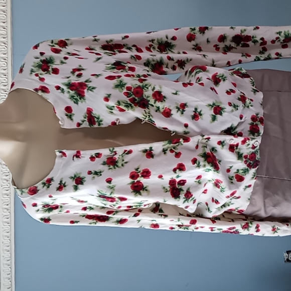 Cute Shabby Chic Button Down Sweater - Picture 6 of 6